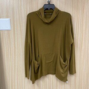 Chalet Yellow Top size Small